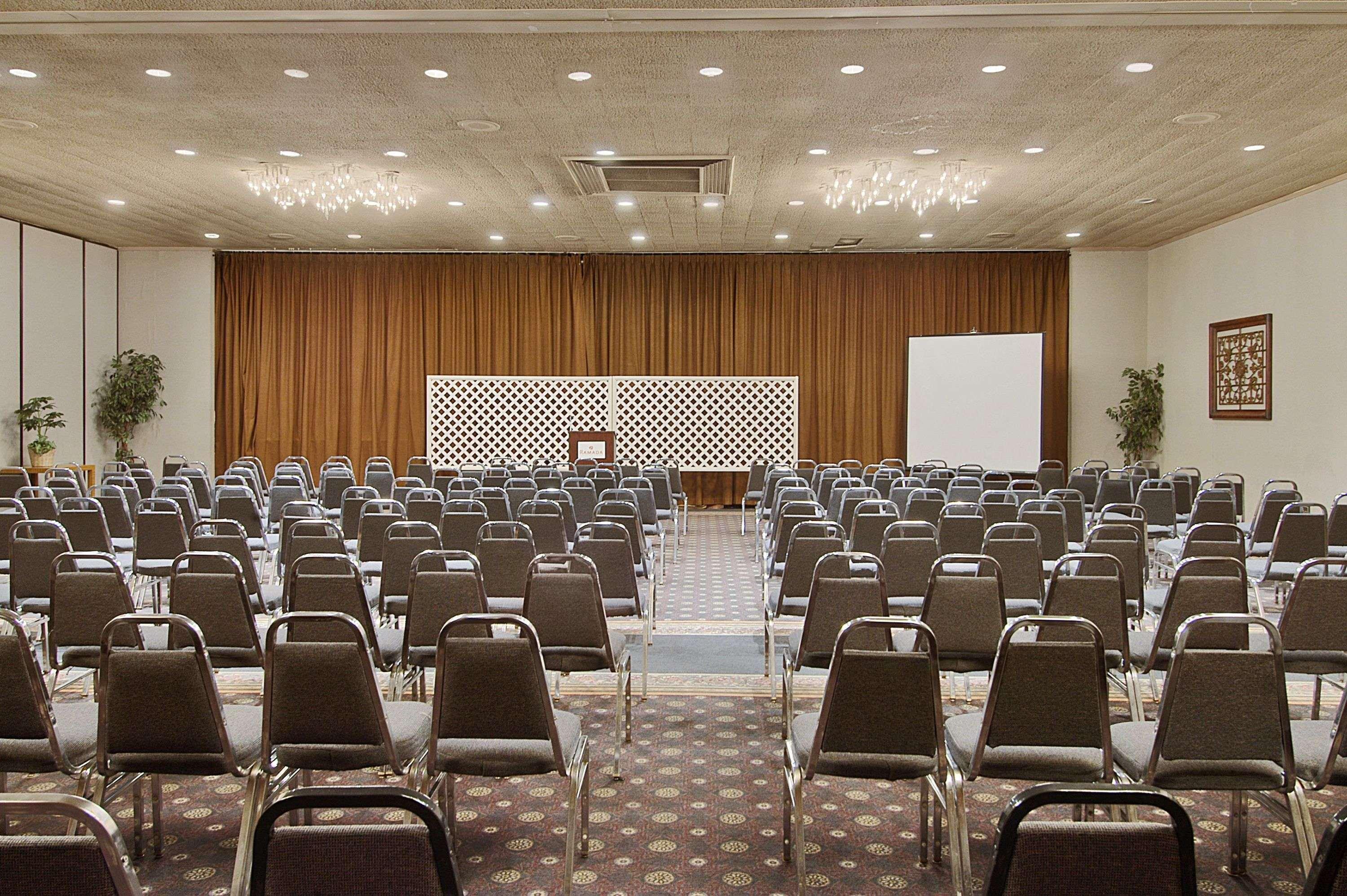 Ramada By Wyndham Augusta Downtown Hotel & Conference Center Facilities photo