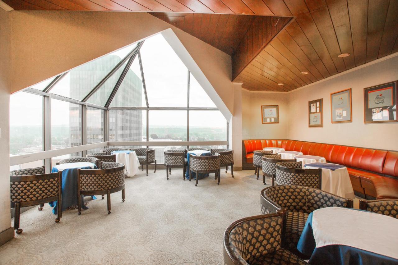 Ramada By Wyndham Augusta Downtown Hotel & Conference Center Exterior photo